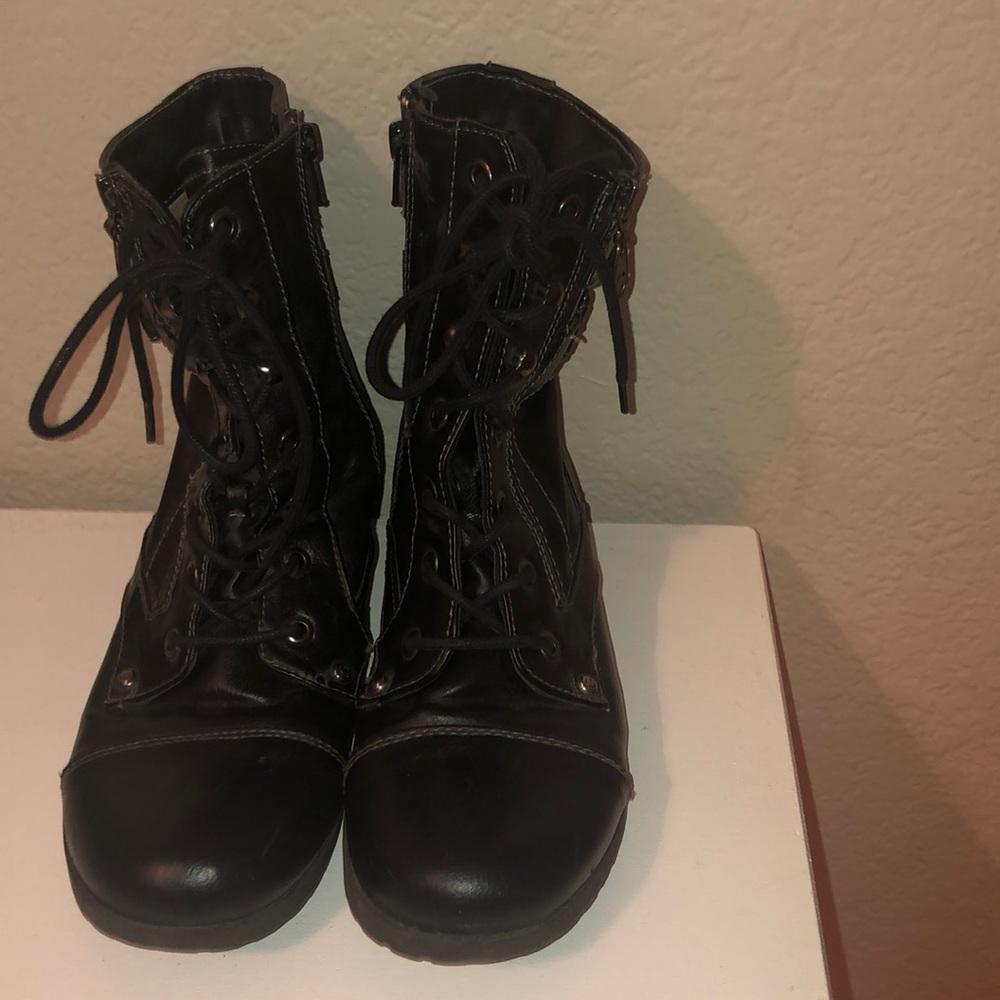 combat boots - Picture 2 of 5